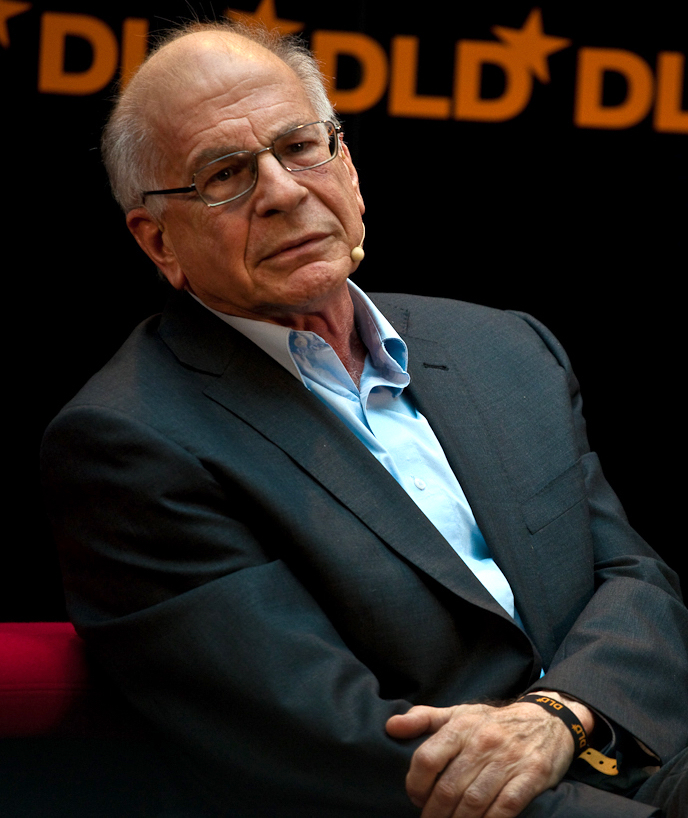 Gözlüklü, yaşlı bir adam: Daniel Kahneman