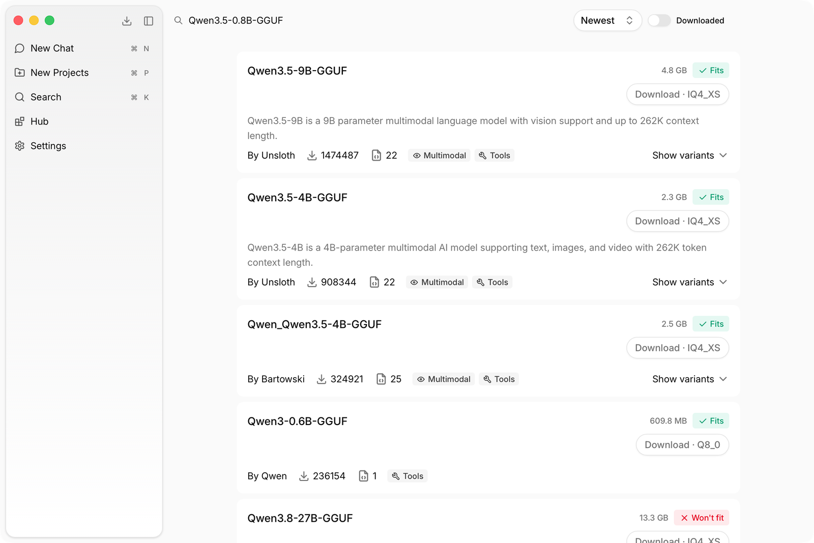 Jan'ın Hub ekranı, Hugging Face'te arama. Kartlar: Qwen3.5-9B-GGUF 4,8 GB Fits; Qwen3.5-4B-GGUF 2,3 GB Fits; Qwen_Qwen3.5-4B-GGUF 2,5 GB Fits; Qwen3-0.6B-GGUF 609,8 MB Fits; Qwen3.8-27B-GGUF 13,3 GB, kırmızı Won't fit. Her kartta Download düğmesi, kuantizasyon adı (IQ4_XS, Q8_0), yükleyen kişi, indirilme sayısı ve Multimodal, Tools etiketleri.
